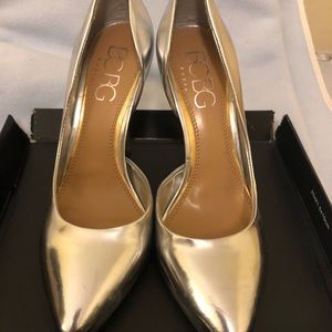 BCBG silver pump stiletto heels